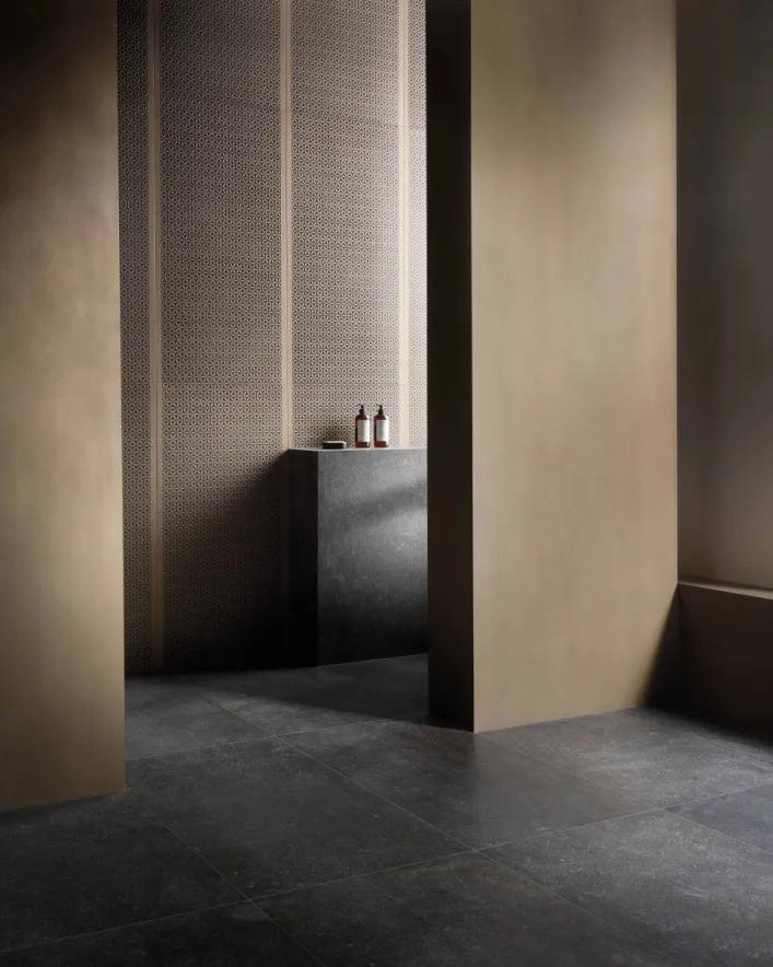 Tyles keramische metaallook tegels badkamer vloer donker